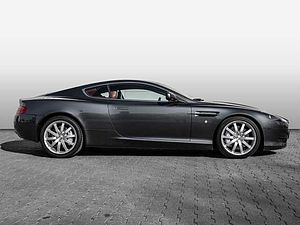 Aston Martin DB9 