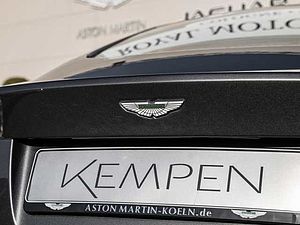 Aston Martin DB9 